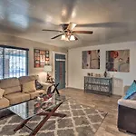Ranch-Style Retreat With Fire Pit Less Than 1 Mi To U Of A!
