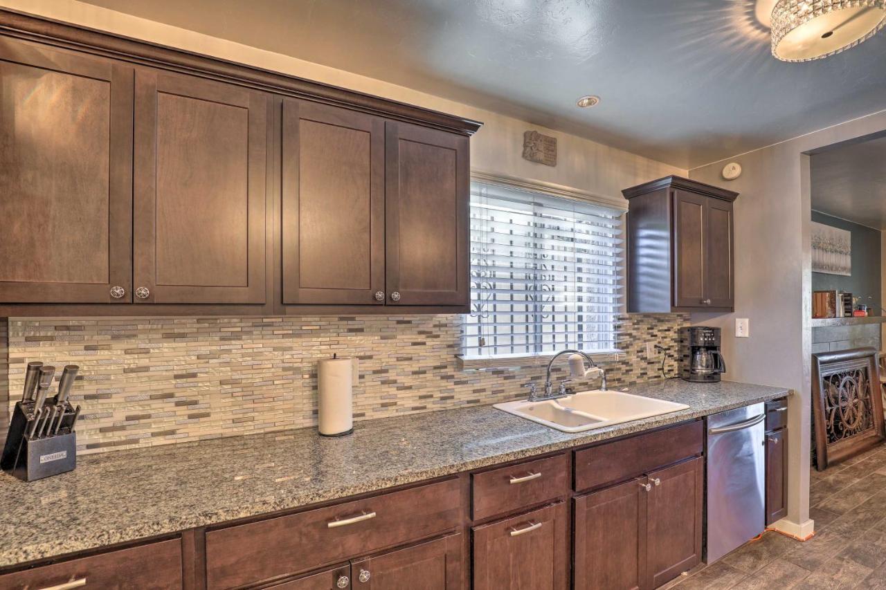 Ranch-style Retreat With Fire Pit Less Than 1 Mi To U Of A! Сasa de vacaciones *