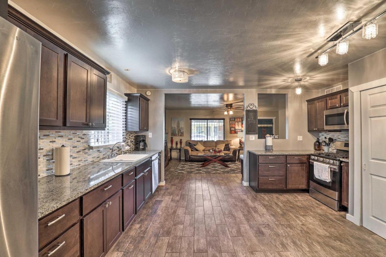 Сasa de vacaciones Ranch-style Retreat With Fire Pit Less Than 1 Mi To U Of A! *